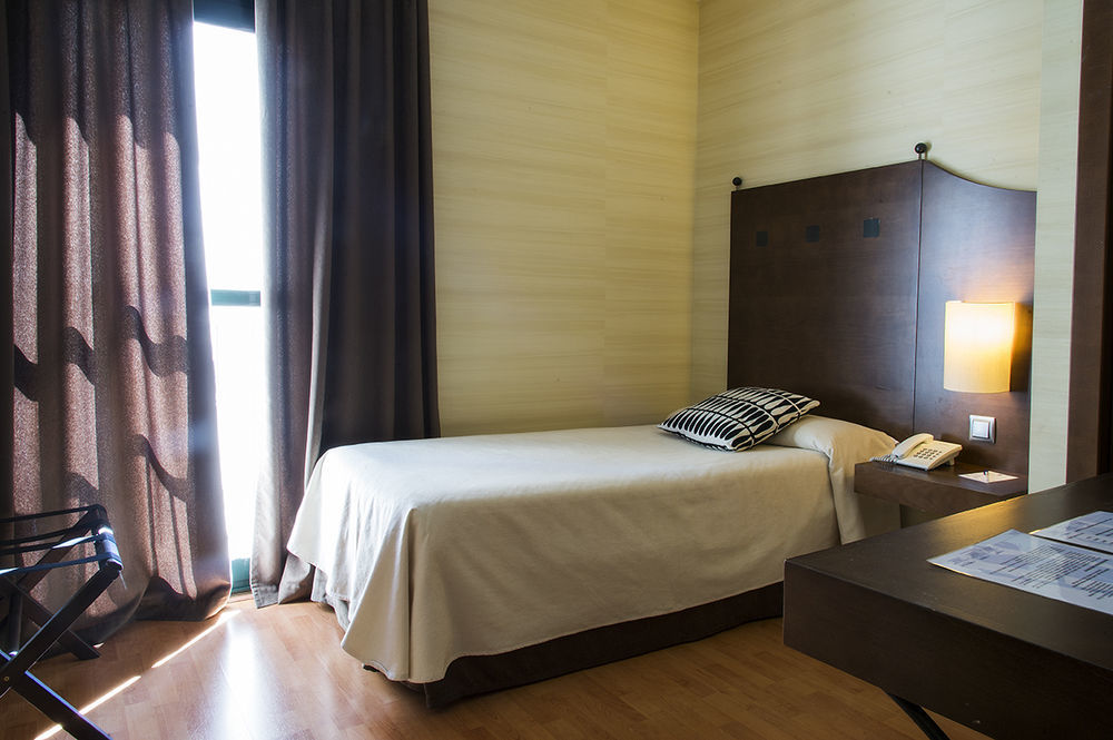 Exe Agora Caceres Hotell Eksteriør bilde