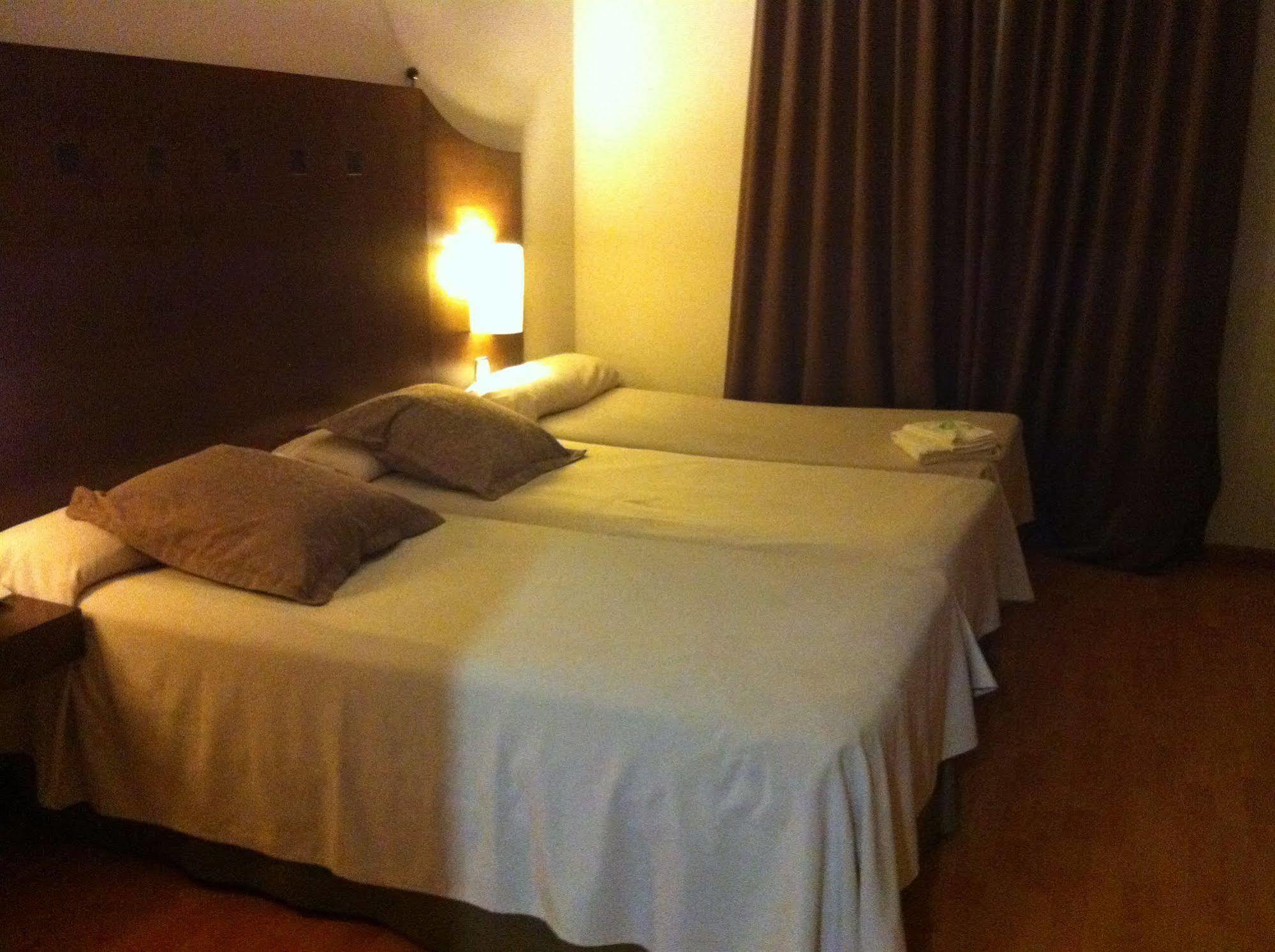 Exe Agora Caceres Hotell Eksteriør bilde