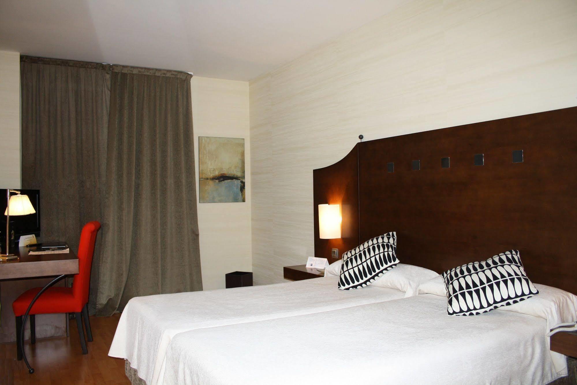 Exe Agora Caceres Hotell Eksteriør bilde